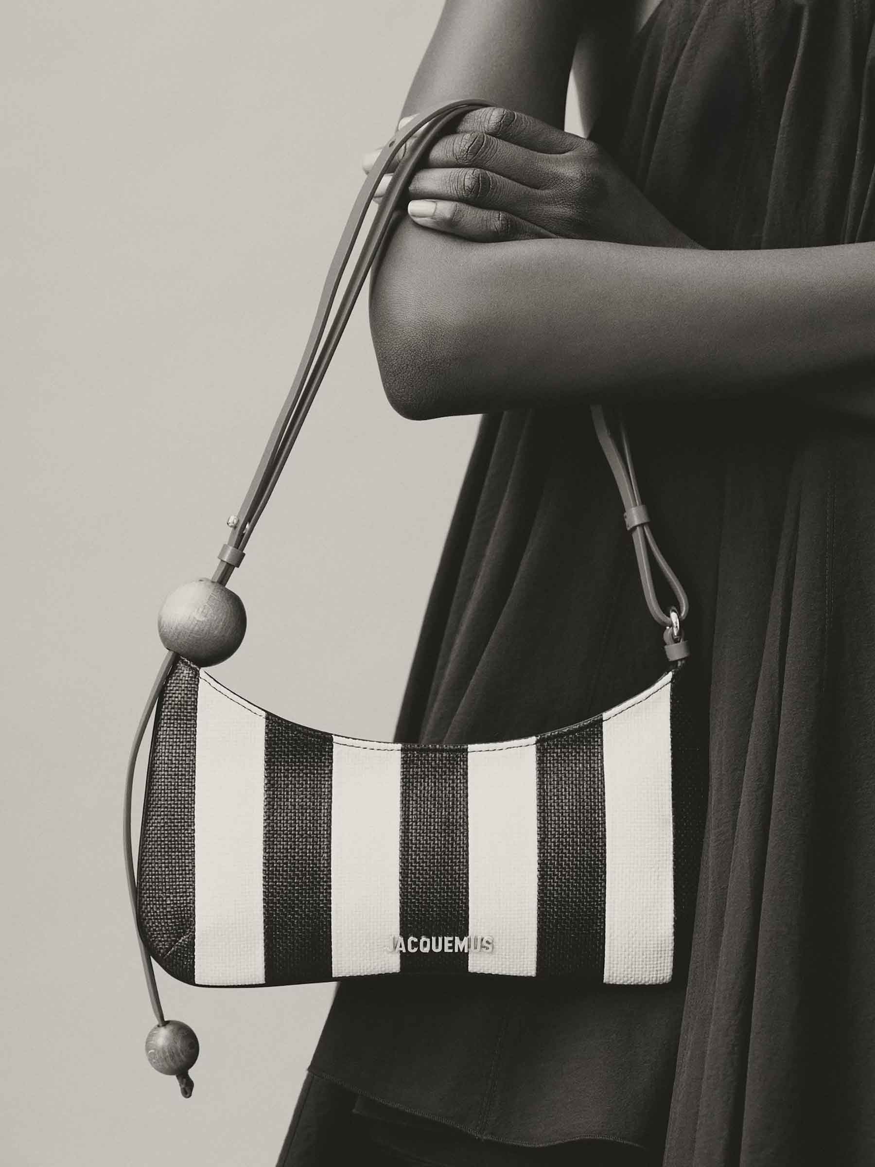 Le Bisou Perle bag