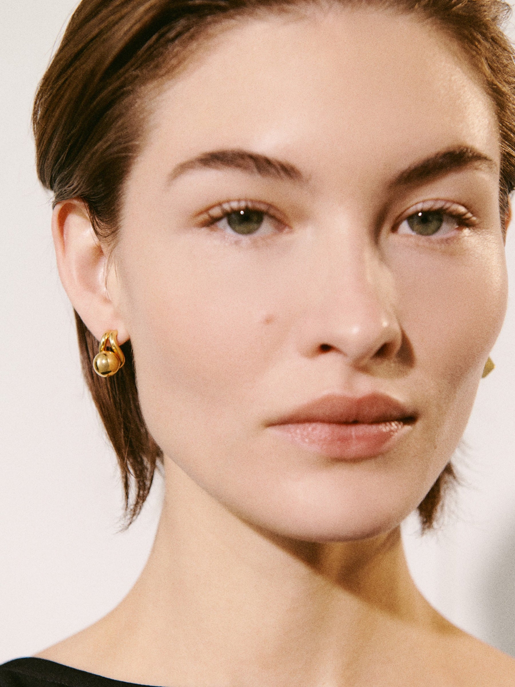 Jacquemus Mujer Barcelona Pendientes Les Puces Nodo color Dorado sku 850-001967 01 - Foto 2