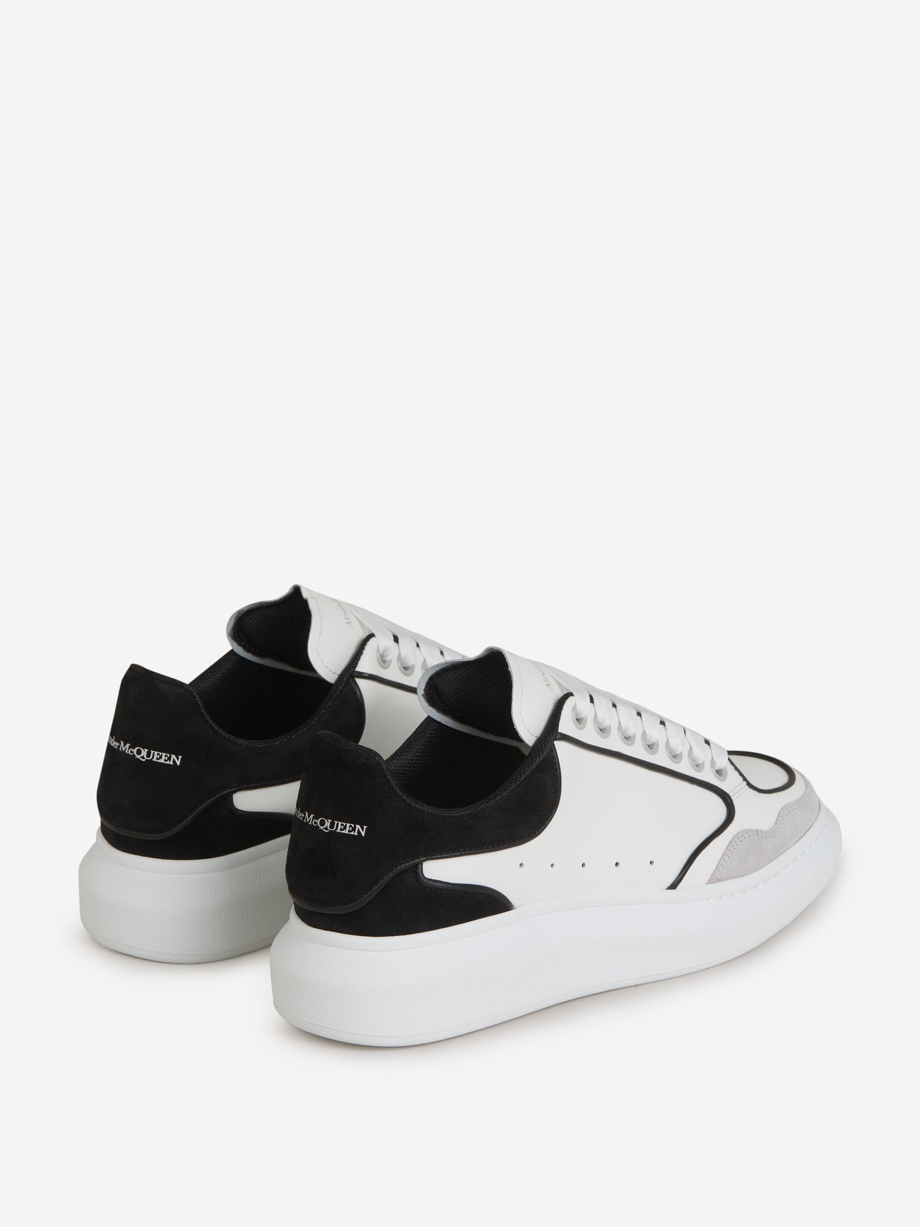 つかささん専用Alexander McQueen スニーカー ブラック/ホワイト Buy Alexander McQueen Oversized Sneaker 'White Black Crystal