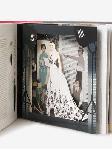 Lupita Books Mujer Barcelona Libro Escenas De Alta Costura color Blanco sku 930-000108 01 - Foto 3