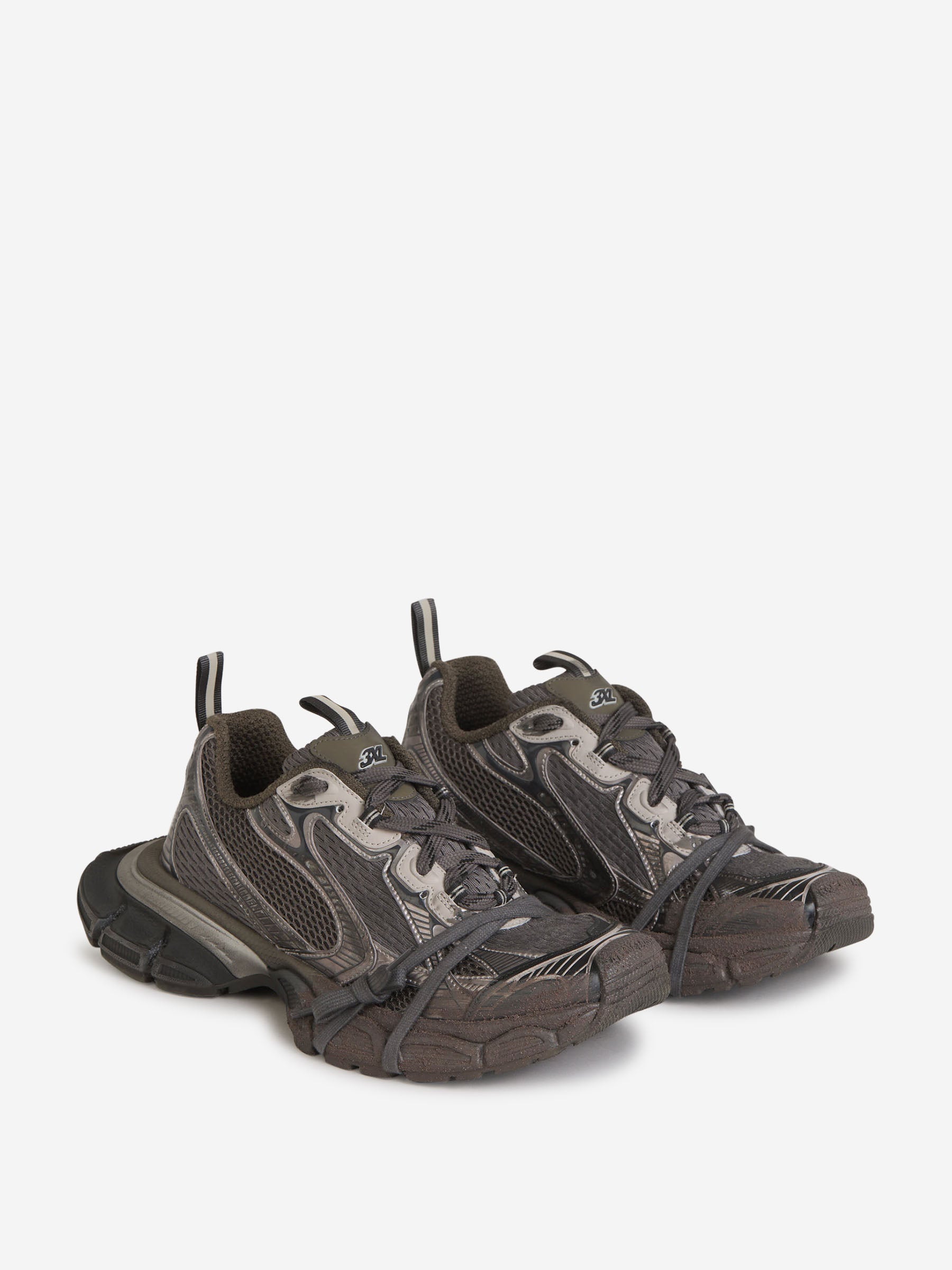 Scarpe da ginnastica 3XL indossate